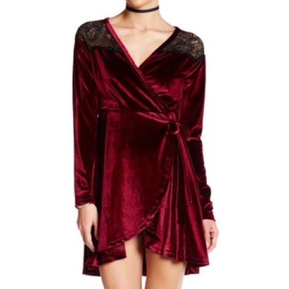Nordstrom Dresses & Skirts - NWT Angie Red Wine Velvet Lace Faux Wrap Dress MED